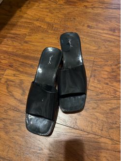 Size 10 heeled slides