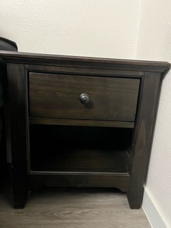 2 Night Stands