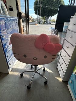 Hello Kitty Teddy fur vanity chair