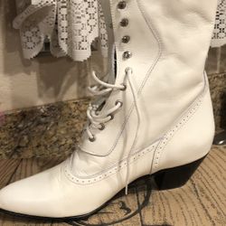 Ladies Beautiful “Old West style Boots $75.00