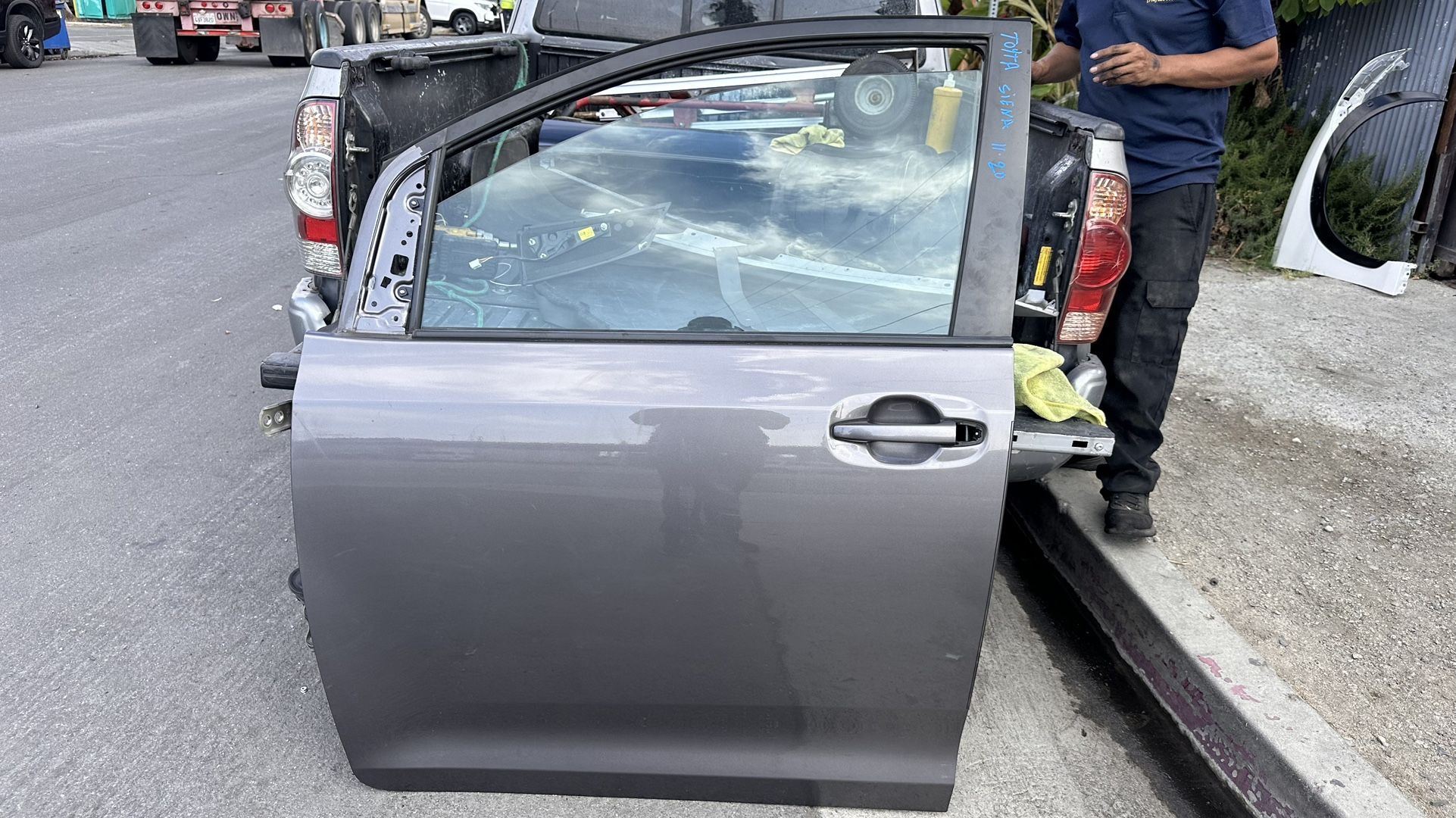 2011-2020 TOYOTA SIENNA FRONT DOOR ๐๐ASK FOR PRICE