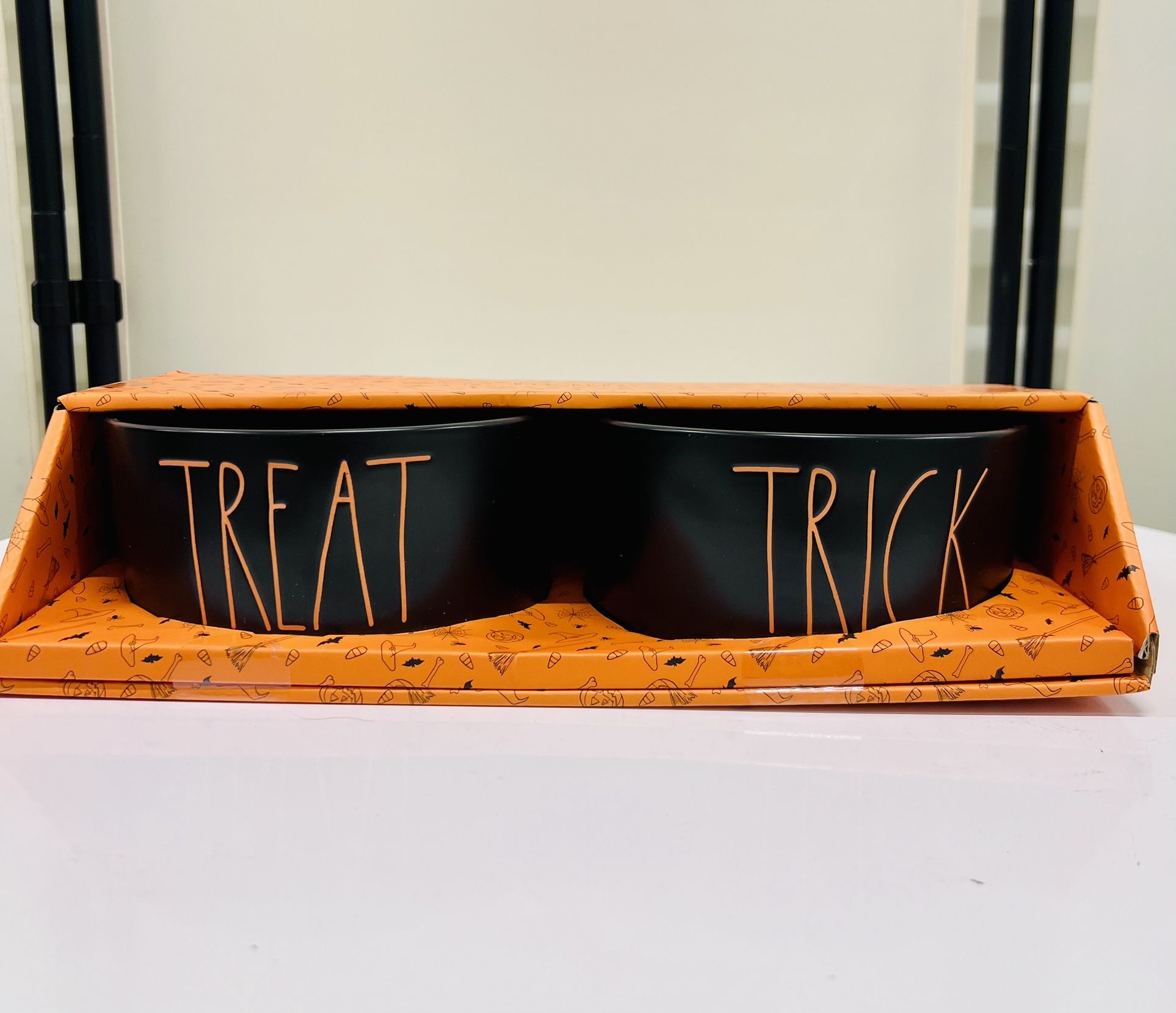 Rae Dunn Halloween Trick Or Treat Pet Bowls 6” Orange & Black NEW