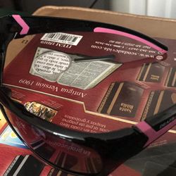 DEAFRAIN Sunglasses  Color Black With Pink.  Mas Or Woman. Universal.  