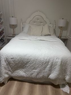 Full bed , 3side table and 2 lamps