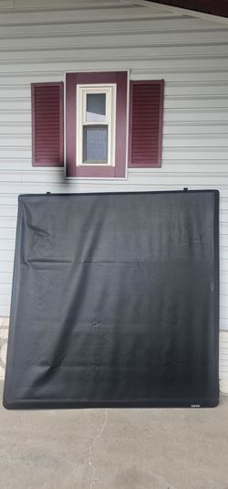 tonneau cover