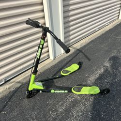 Yvolution Y Fliker Lift Scooter lime green & black outdoor play