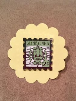 Donald Duck Disney enamel pin