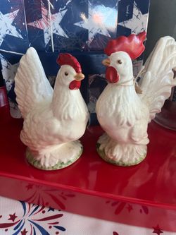 Vintage pair of ceramic Roosters
