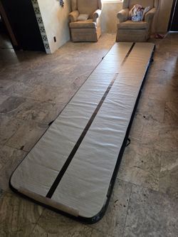 Gymnastics tumbling inflatable mat