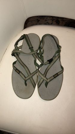 Keen sandals size 9