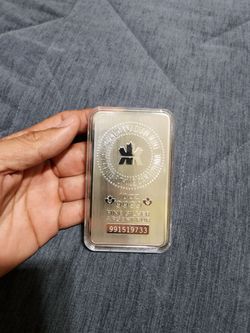 10 oz silver maple leaf bar