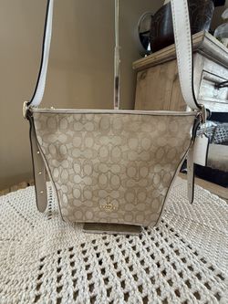 Coach New Bag Without Tags Coach bag new without tags retails for $(contact info removed)7SVDK6 style number Crossbody And Shoulder style 