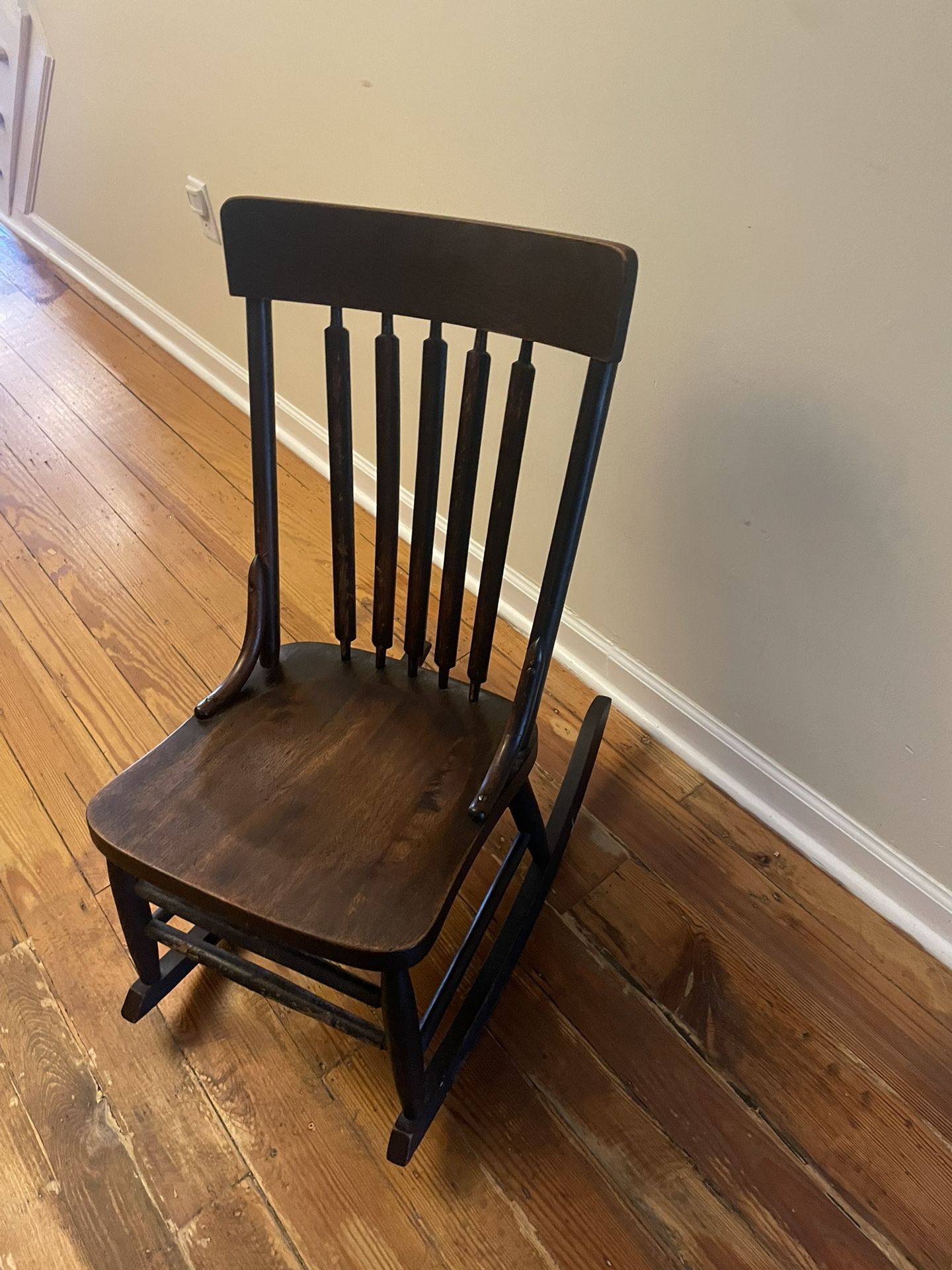 🪑🪑🪑ANTIQUE 1800’s - EARLY 1900’s WOODEN ROCKING CHAIR 🪑🪑🪑