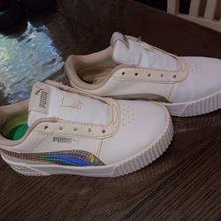 Girls Pumas Size 11c