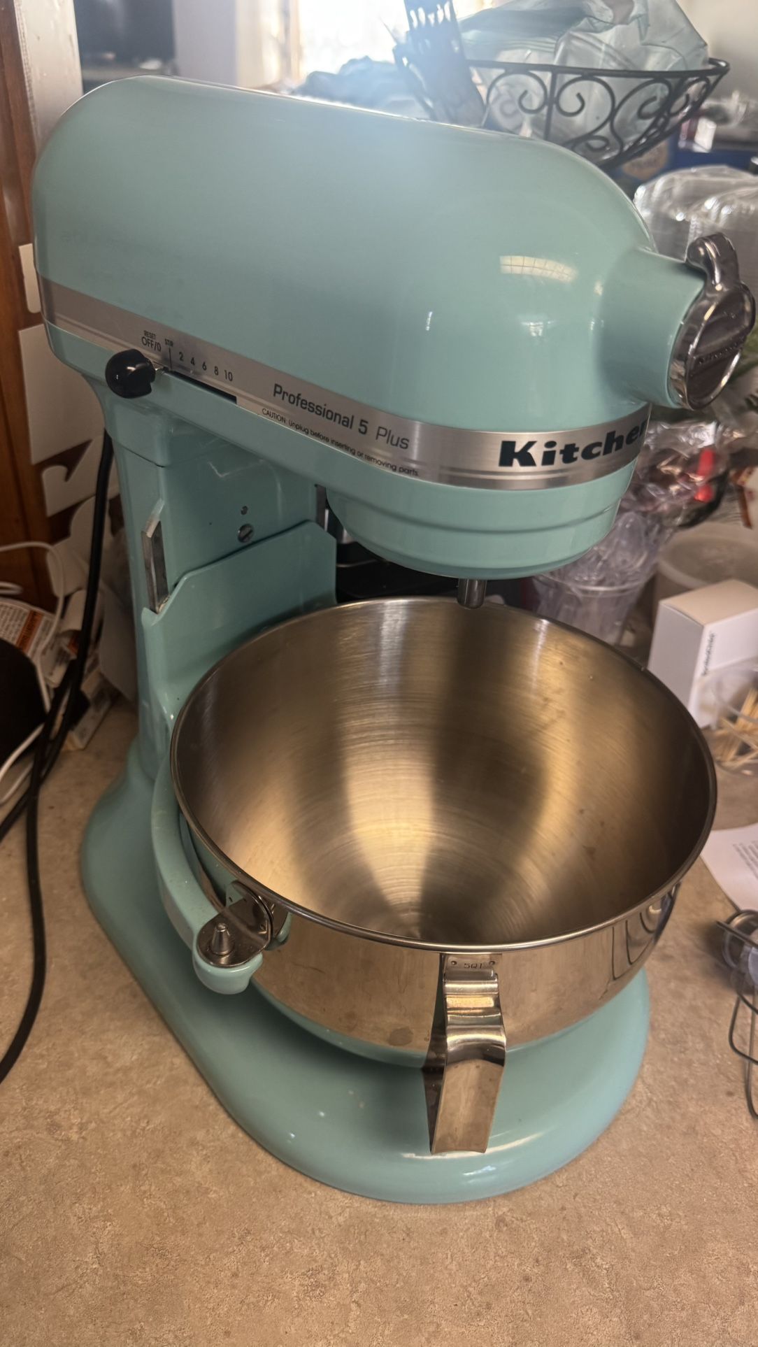 Like New Kitchen Aide Lift Stand Mixer