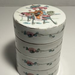 Antique Late Qing Dynasty Chinese Famille Rose 4-Tiered Porcelain Stacking Box