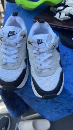 Nike kids shoes size 10c