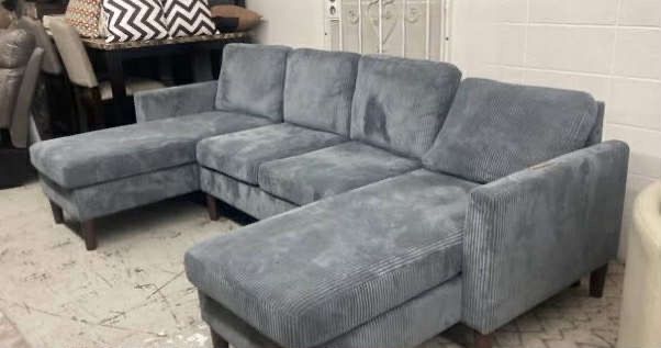 New 100x58 Sectional Couch / Free Delivery