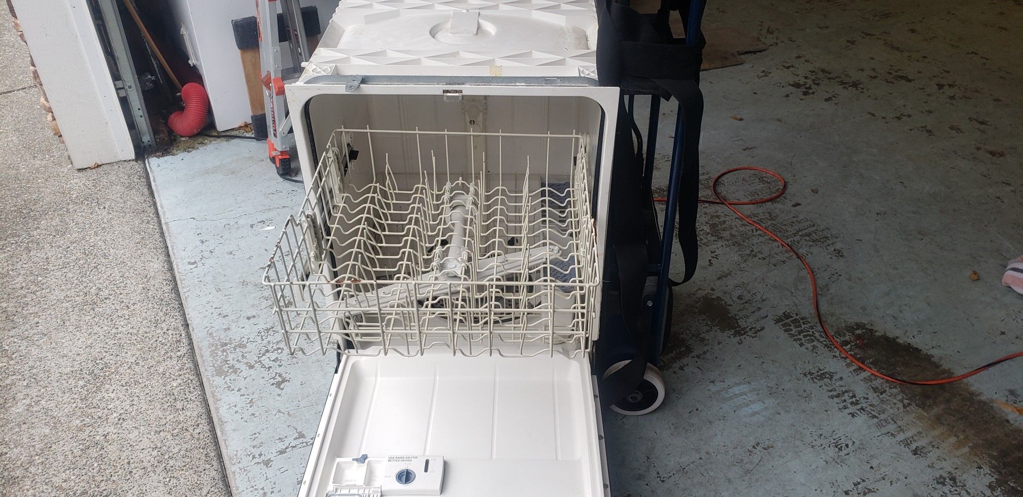 Dishwasher,whirlpool, quiet partner 1. Model du1030xtxb1 for Sale in