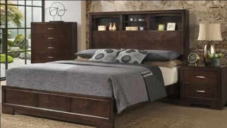 Walnut Queen Bedroom Group