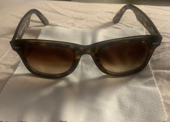 Ray-Ban Wayfarer Sunglasses