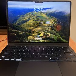 Macbook air 13.6 “ laptop M2 chip, 8 gb of memory, 256 GB SSD Midnight
