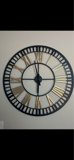 30 inch black and gold clock 20$
