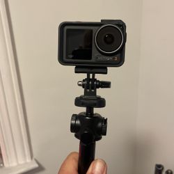 DJI Action Can 3 And Tripod 