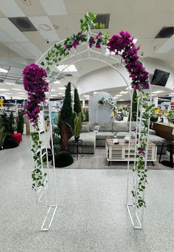 White Metal Garden Arch – Wedding & Party Decor🤍