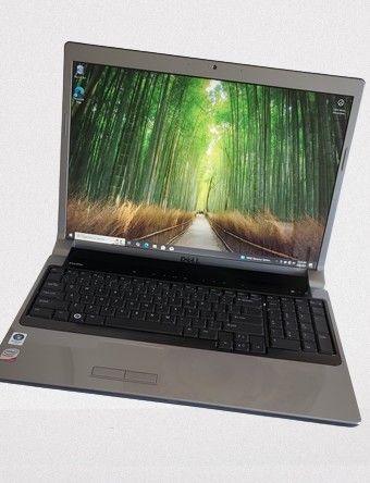 Dell Studio 1737 17.3” Laptop- Upgraded to Windows 10 Pro-Intel C2D T5900- 4GB RAM-320GB HDD