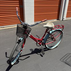 Schwinn Windwood women's cruiser bike. 