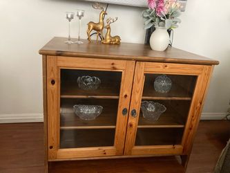 Wooden Display cabinet (Glendale)