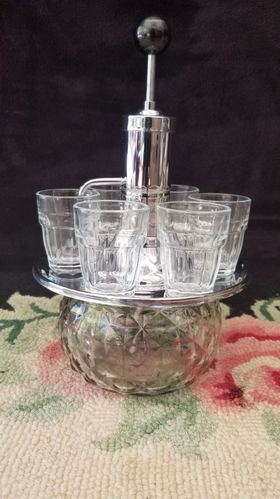 Vintage 1970's Park Sherman Liquor Dispenser w/ 6 Shot Glasses