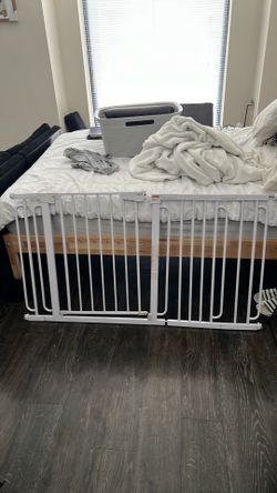 Baby gate/ dog gate