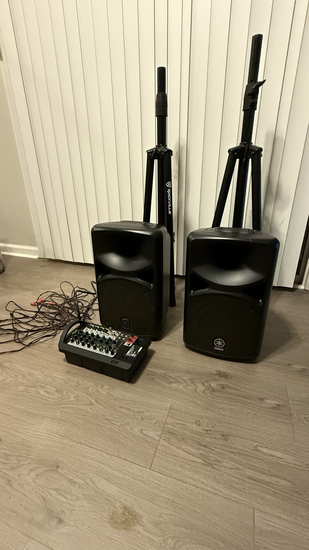 Yamaha Stagepas 400 Portable PA system