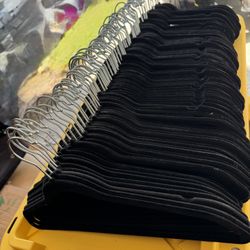 Hangers Black Velvet 100ct