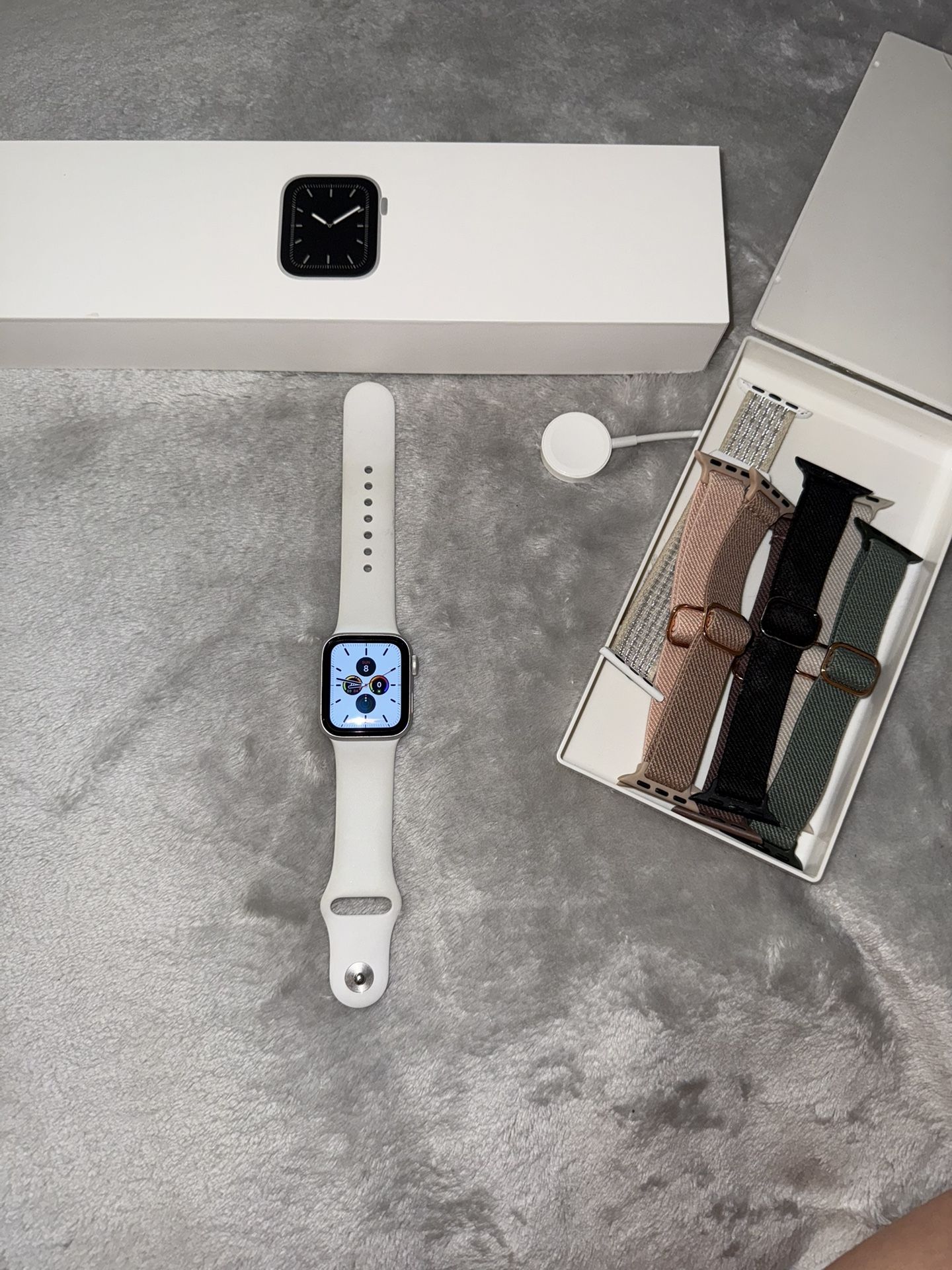 Apple Watch Series 5 - 40Mm Silver GPS With 8 Bands 6 Brand New No Scratches