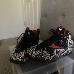 Nike Lebron 11