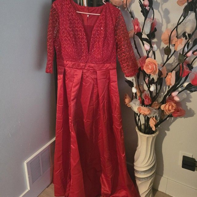 Red Long Beautiful Woman's Dress Size 3xl