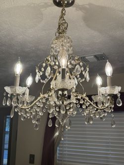Chandelier (crystal)