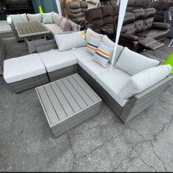 🌜Cherry Gray Point 4-Piece Outdoor Sectional Set
Ashley Furniture$10 Down payment,financing and Delivery Available