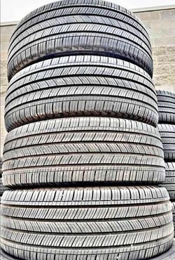 225 55 19 Michelin tires Con Excelente calidad Las 4