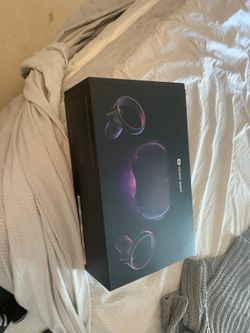 Oculus quest box