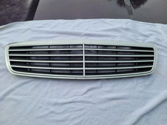 Mercedes Benz Grill