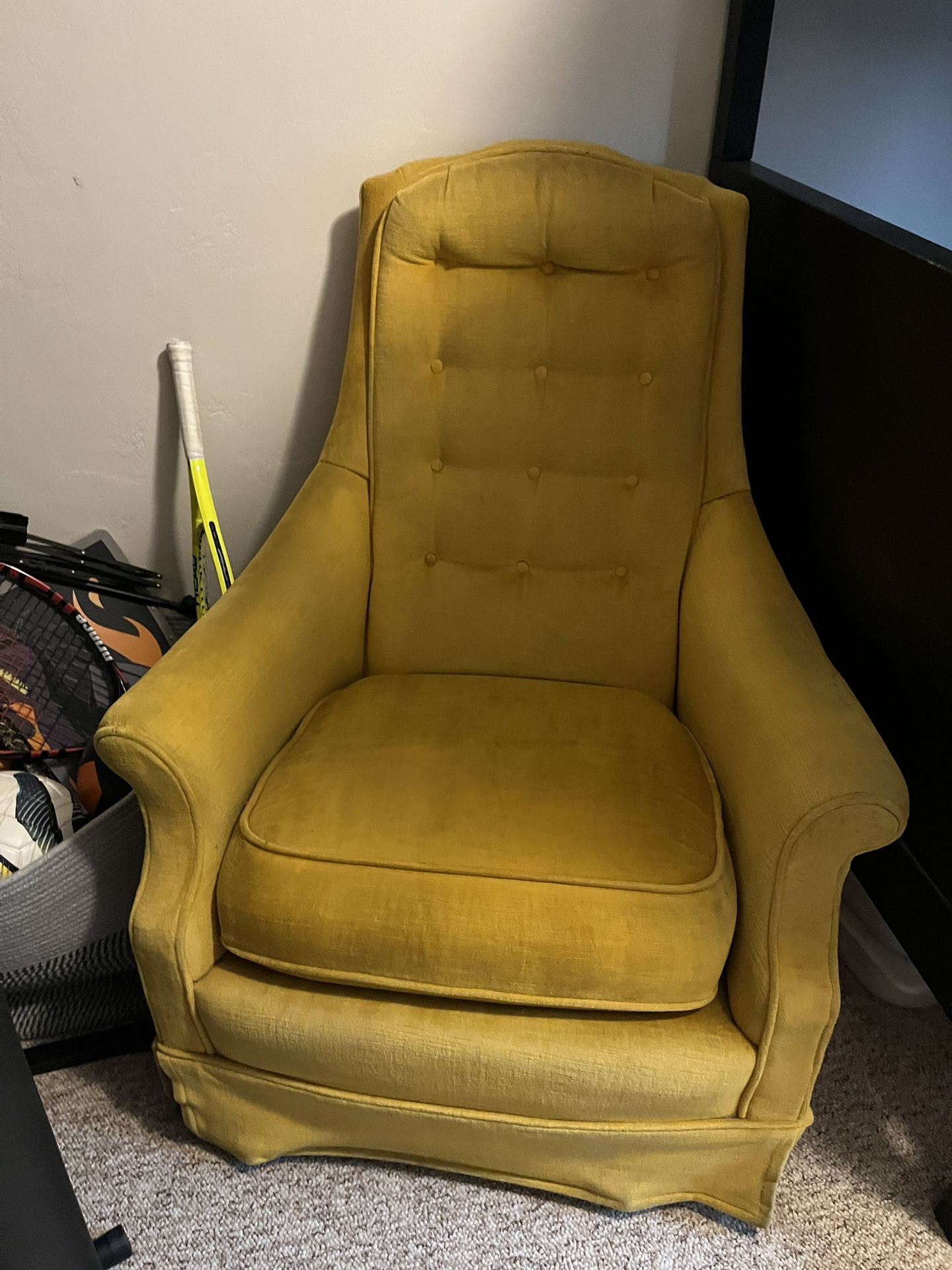 Style Craft Swivel Chair