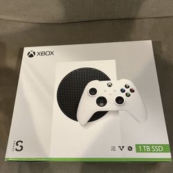Xbox Series S 1TB All-Digital Console, Robot White