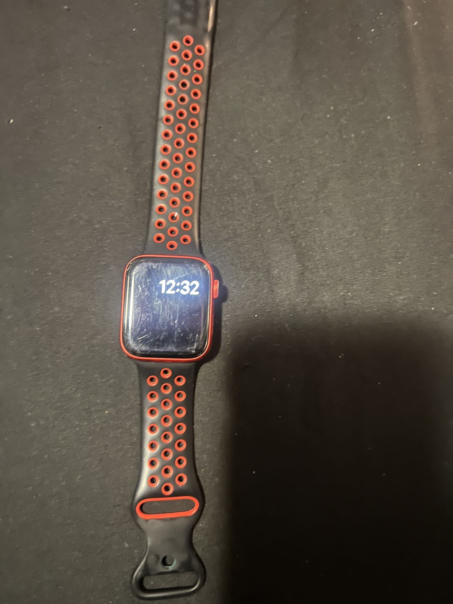 Apple Watch Series 6 (GPS+ Cellular)