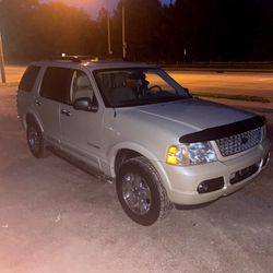 2005 Ford Explorer