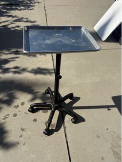 Salon table