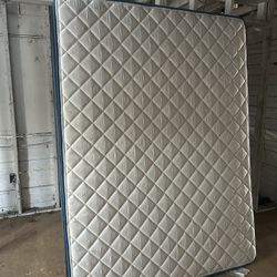 Queen Mattress And Boxspring 